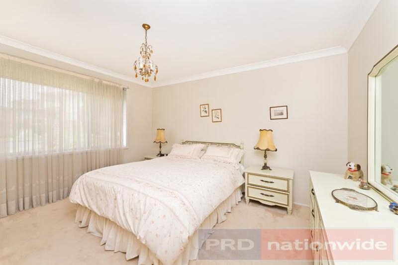 Photo - 10 Warlencourt Avenue, Milperra NSW 2214 - Image 7