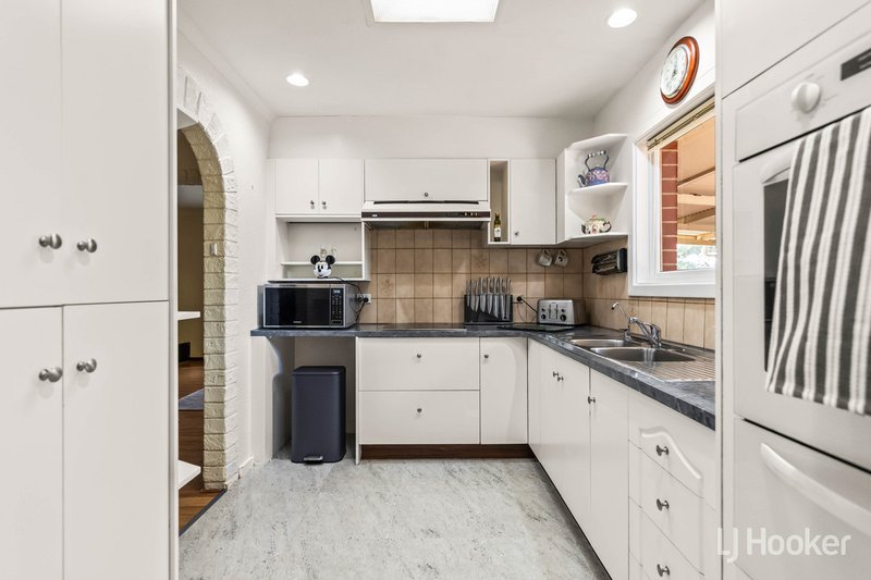 Photo - 10 Warminster Road, Elizabeth Park SA 5113 - Image 6