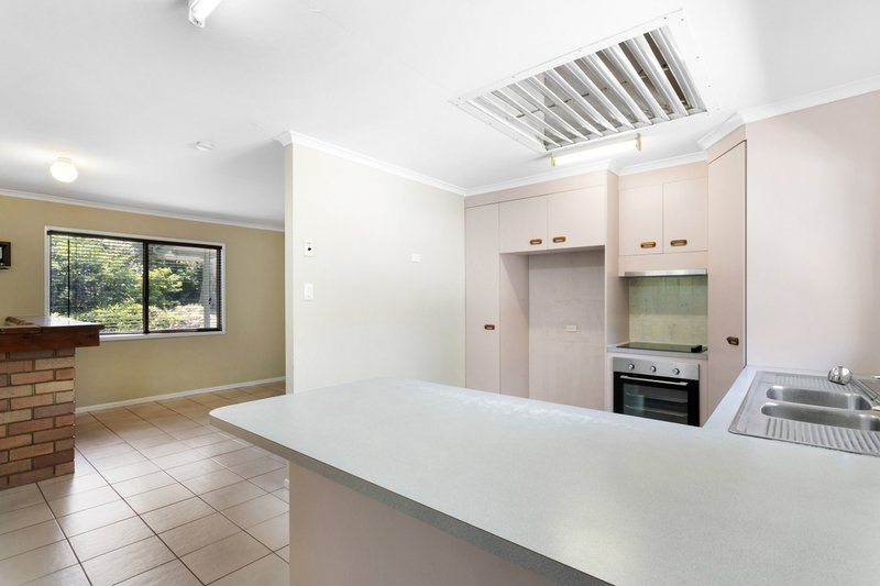 Photo - 10 Warren Crescent, Deception Bay QLD 4508 - Image 5