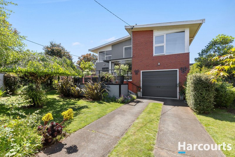 Photo - 10 Warruga Place, Devonport TAS 7310 - Image 2
