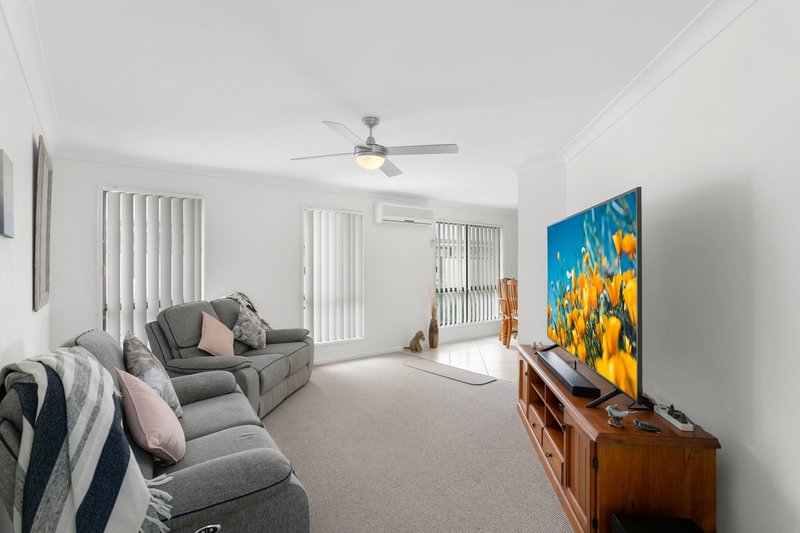 Photo - 10 Wategoes Street, Sandstone Point QLD 4511 - Image 3