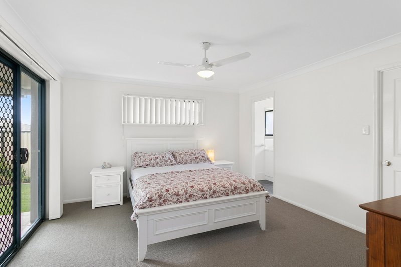 Photo - 10 Wategoes Street, Sandstone Point QLD 4511 - Image 7