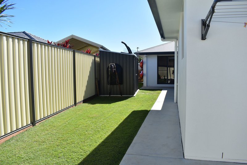 Photo - 10 Wategoes Street, Sandstone Point QLD 4511 - Image 17