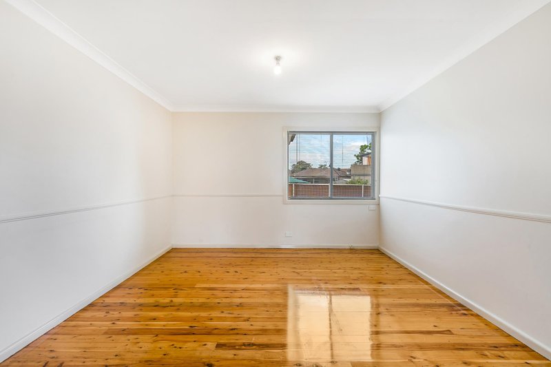 Photo - 10 Waterloo Place, Glenfield NSW 2167 - Image 4