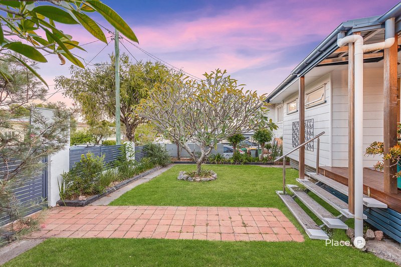 Photo - 10 Weaber Street, Clontarf QLD 4019 - Image 3