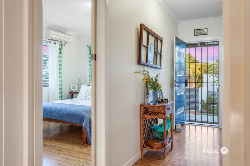 Photo - 10 Weaber Street, Clontarf QLD 4019 - Image 5