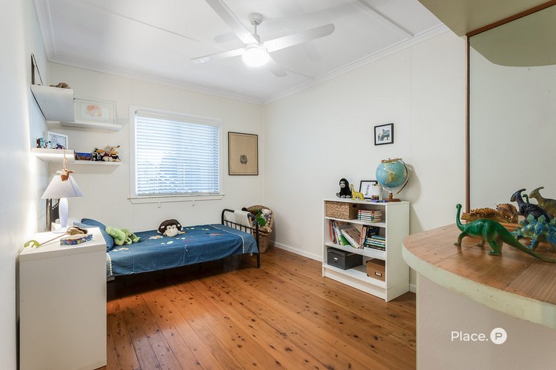 Photo - 10 Weaber Street, Clontarf QLD 4019 - Image 10