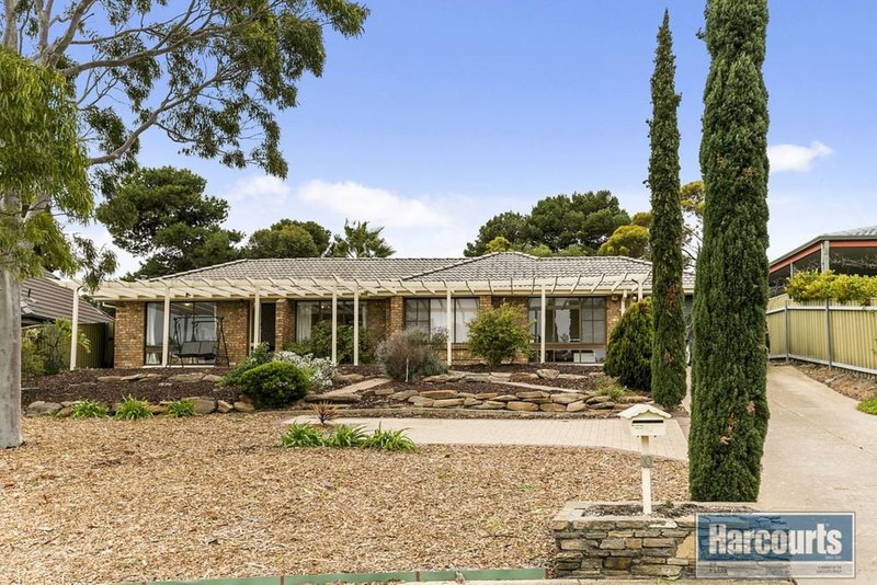 Photo - 10 Weerab Drive, Hallett Cove SA 5158 - Image 2