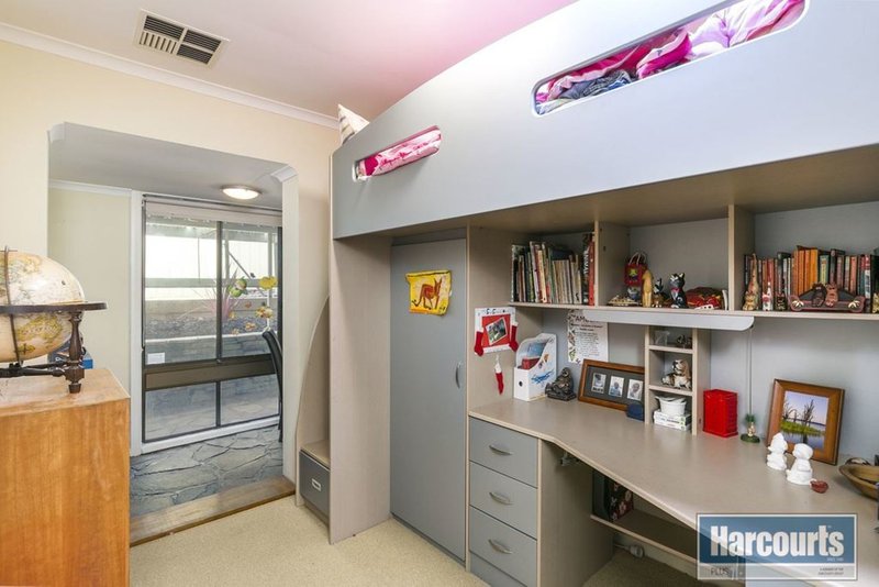 Photo - 10 Weerab Drive, Hallett Cove SA 5158 - Image 8