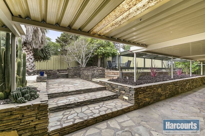 Photo - 10 Weerab Drive, Hallett Cove SA 5158 - Image 9