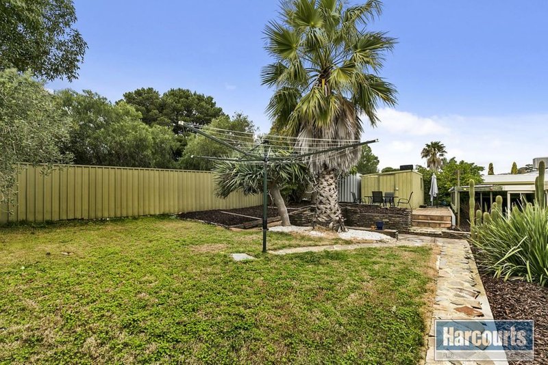 Photo - 10 Weerab Drive, Hallett Cove SA 5158 - Image 10