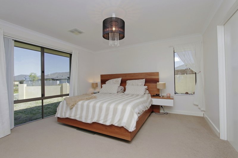 Photo - 10 Welford Promenade, Southern River WA 6110 - Image 17