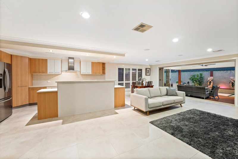 Photo - 10 Wellington Road, Murrumba Downs QLD 4503 - Image 7