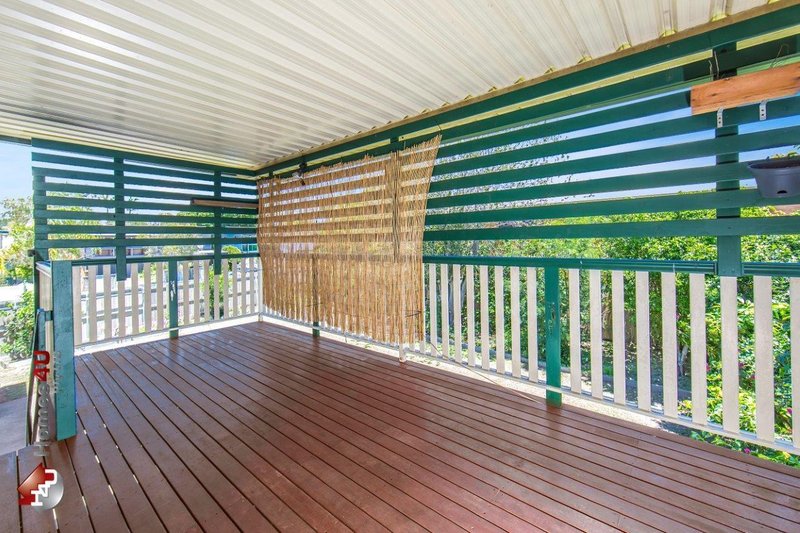 Photo - 10 Wendy Cres , Clontarf QLD 4019 - Image 6