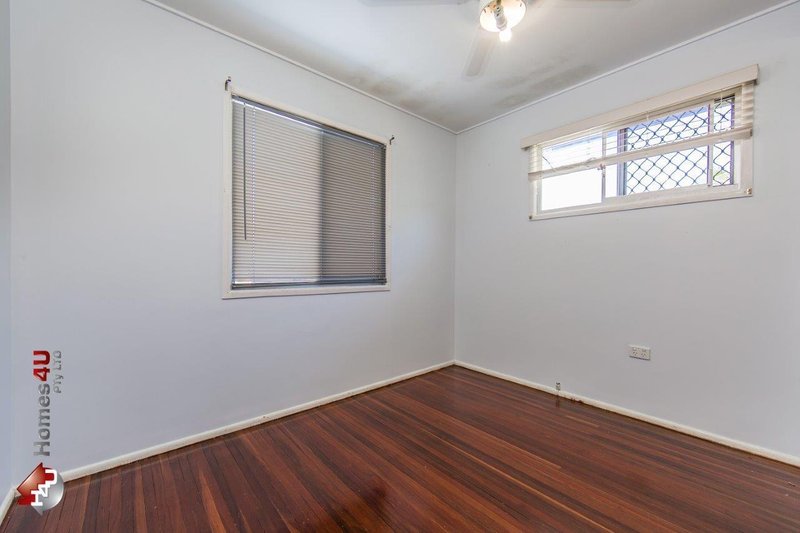 Photo - 10 Wendy Cres , Clontarf QLD 4019 - Image 12