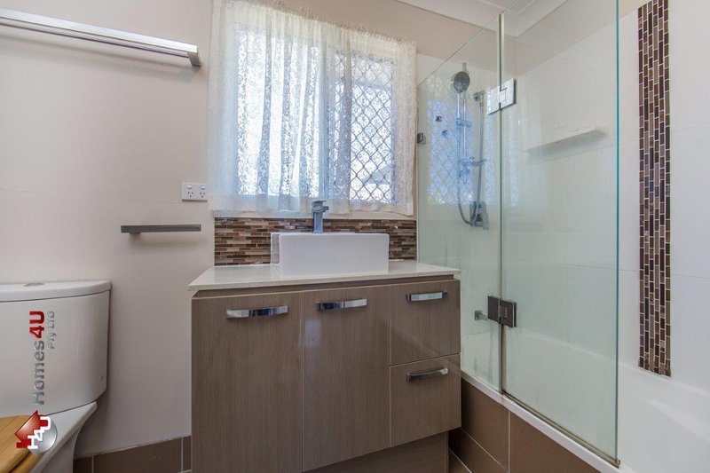 Photo - 10 Wendy Cres , Clontarf QLD 4019 - Image 14