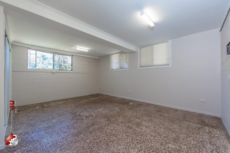 Photo - 10 Wendy Cres , Clontarf QLD 4019 - Image 15