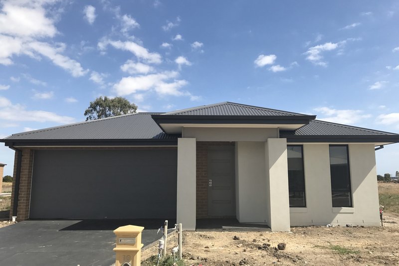 Photo - 10 Wendy Way, Pakenham VIC 3810 - Image 1
