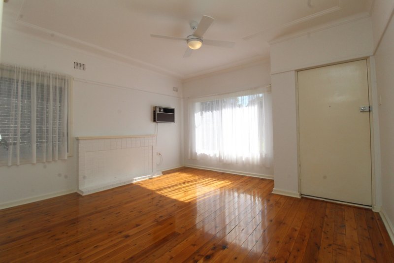 Photo - 10 West Drive, Bexley North NSW 2207 - Image 2