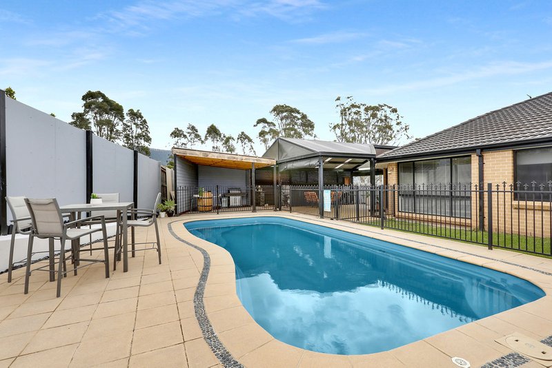 10 Weston Place, Horsley NSW 2530