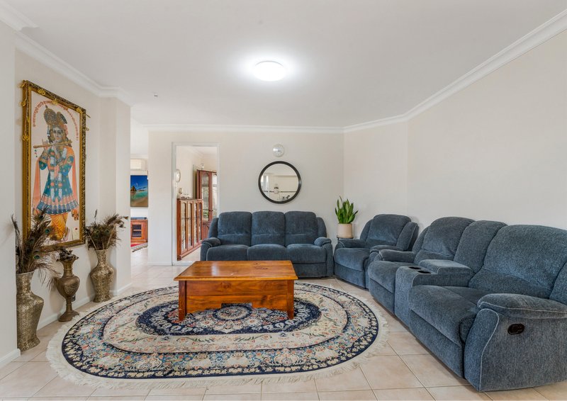 Photo - 10 Wheat Place, Horningsea Park NSW 2171 - Image 4