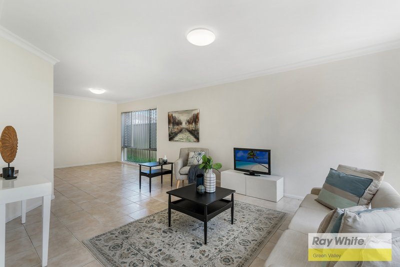 Photo - 10 Wheat Place, Horningsea Park NSW 2171 - Image 4