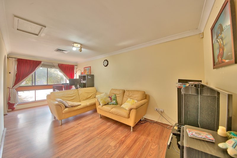 Photo - 10 Wheatley Street, St Johns Park NSW 2176 - Image 4