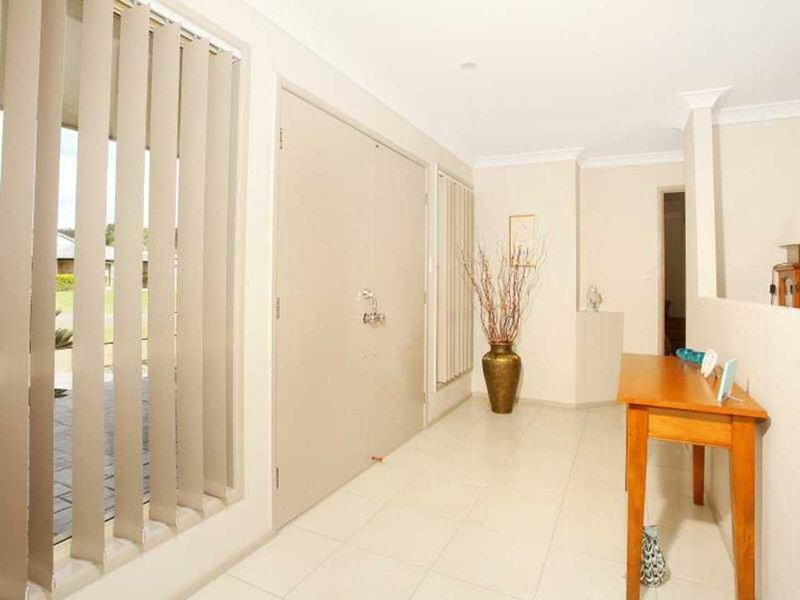 Photo - 10 White Ash Rd , Bonogin QLD 4213 - Image 10