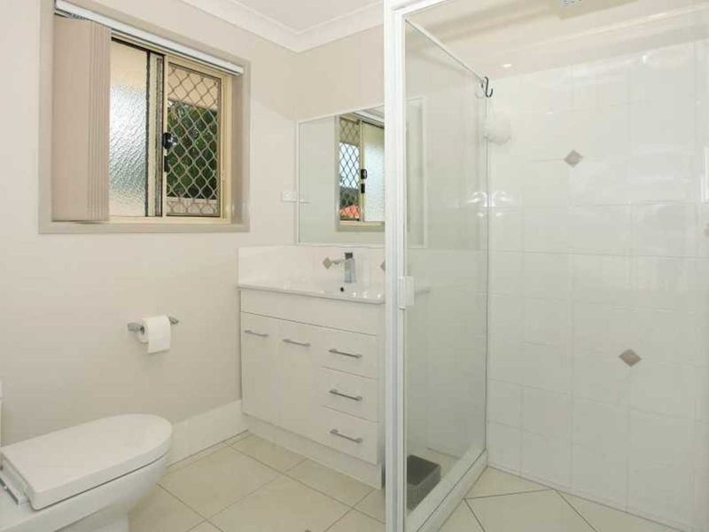 Photo - 10 White Ash Rd , Bonogin QLD 4213 - Image 13