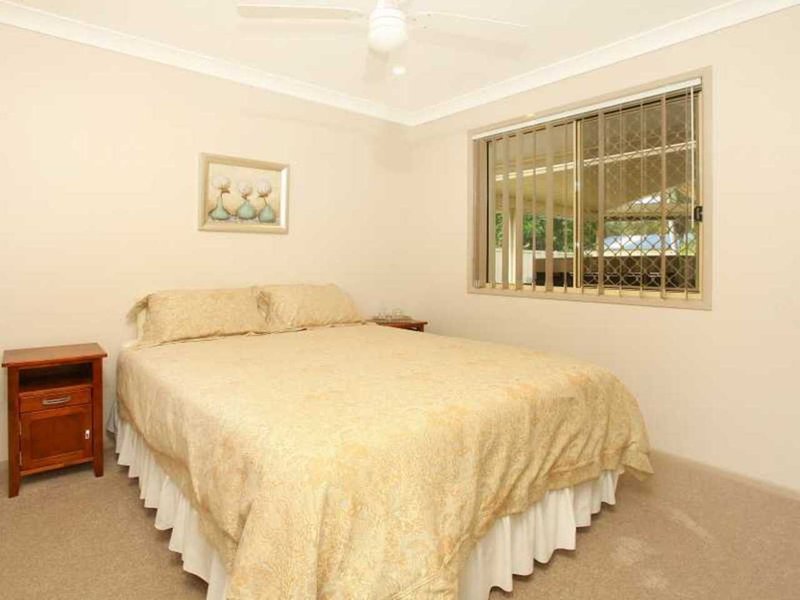 Photo - 10 White Ash Rd , Bonogin QLD 4213 - Image 14