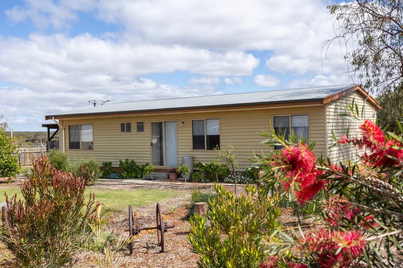 10 White Drive, Badgingarra WA 6521