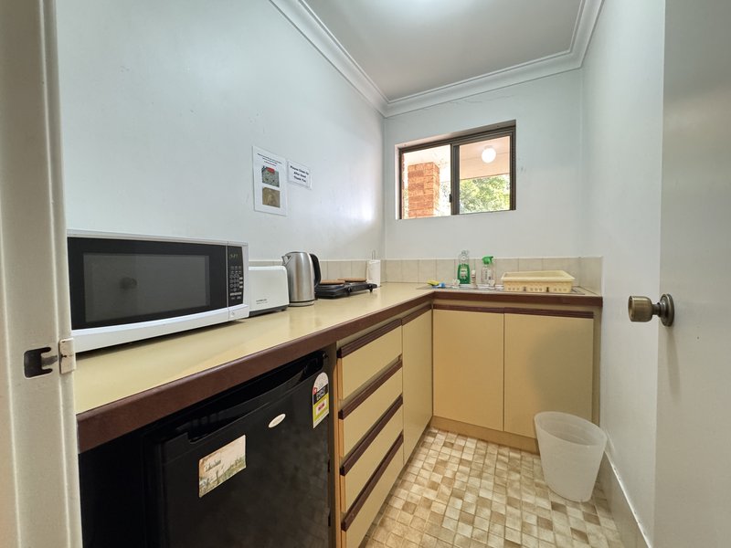 Photo - 10 Whitfeld Terrace ( Bottom ) , Winthrop WA 6150 - Image 4