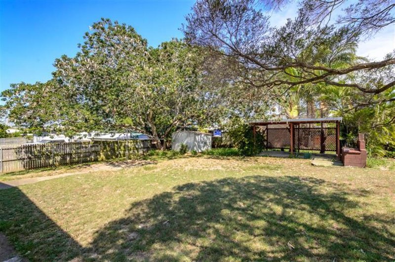 Photo - 10 Whiting Street, Toolooa QLD 4680 - Image 11