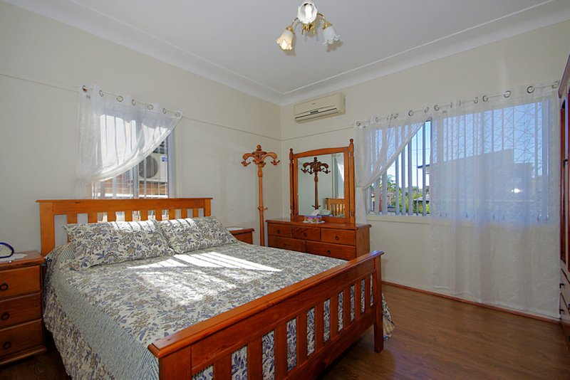 Photo - 10 Willett St , Yagoona NSW 2199 - Image 3