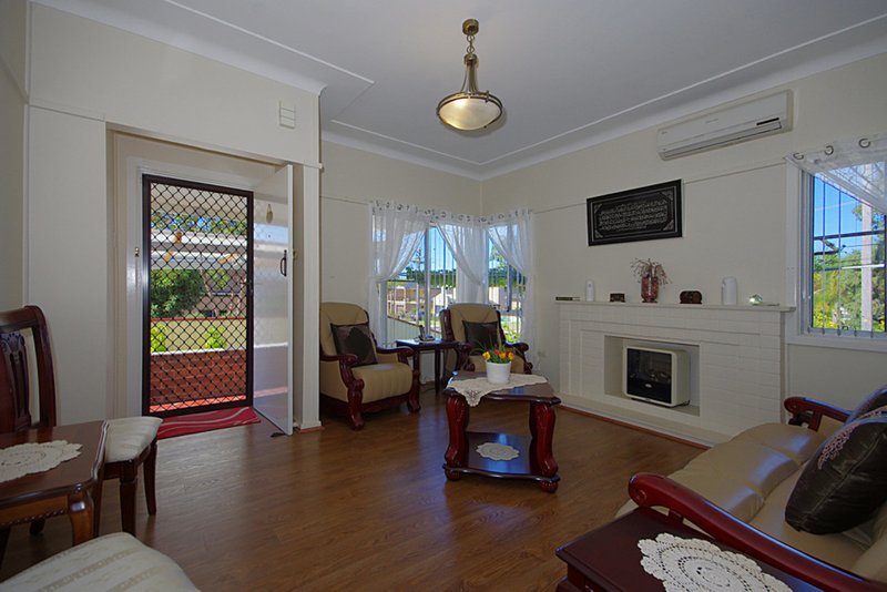 Photo - 10 Willett St , Yagoona NSW 2199 - Image 6