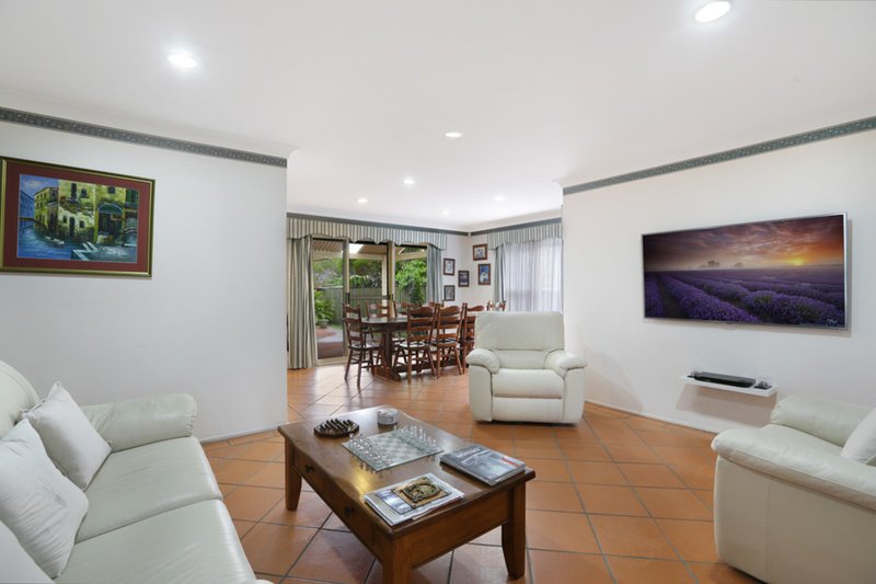 Photo - 10 William Clarke Place, Woonona NSW 2517 - Image 2