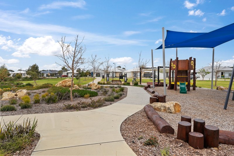 Photo - 10 Williamstown Drive, Baldivis WA 6171 - Image 3