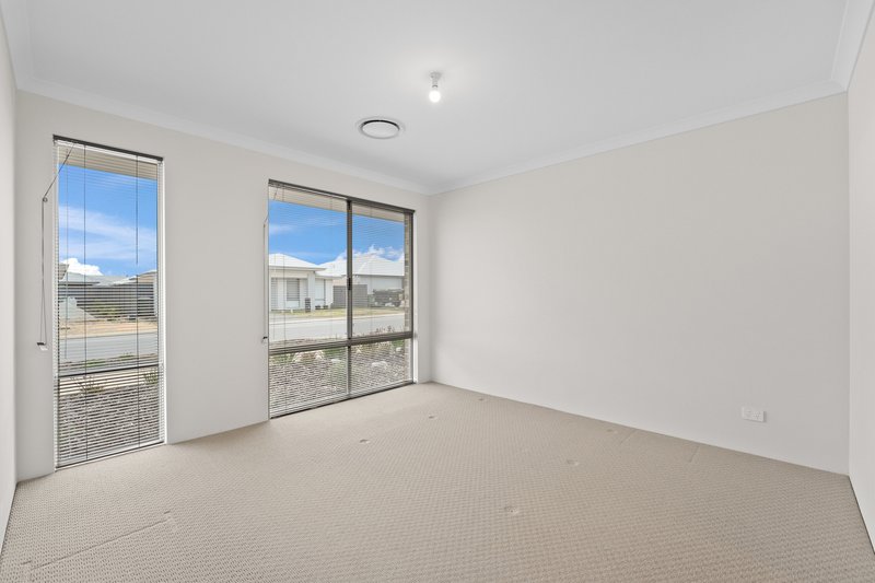 Photo - 10 Williamstown Drive, Baldivis WA 6171 - Image 5