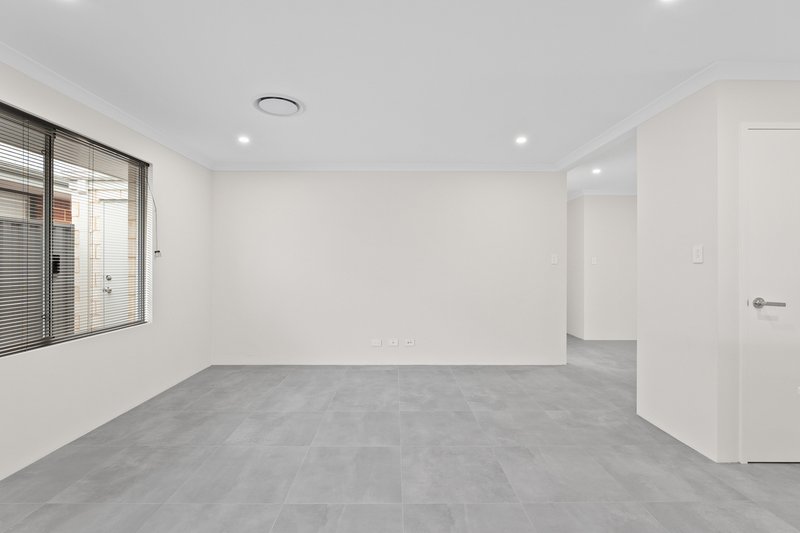 Photo - 10 Williamstown Drive, Baldivis WA 6171 - Image 15