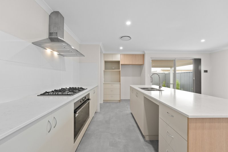 Photo - 10 Williamstown Drive, Baldivis WA 6171 - Image 17