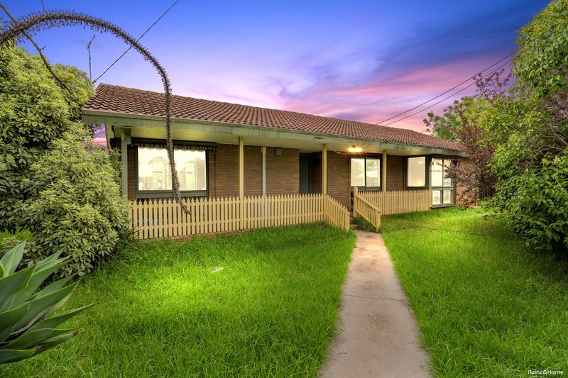 10 Wilson Road, Melton South VIC 3338