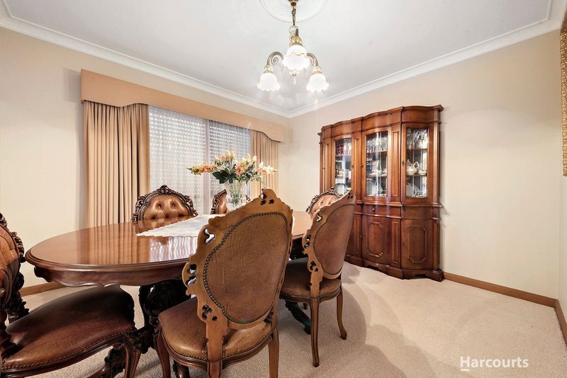 Photo - 10 Wimbledon Court, Doncaster East VIC 3109 - Image 7