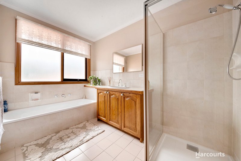 Photo - 10 Wimbledon Court, Doncaster East VIC 3109 - Image 10