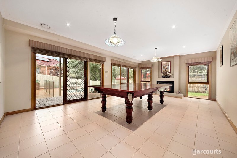 Photo - 10 Wimbledon Court, Doncaster East VIC 3109 - Image 11