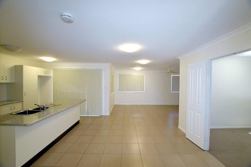 Photo - 10 Windjana Court, New Auckland QLD 4680 - Image 7