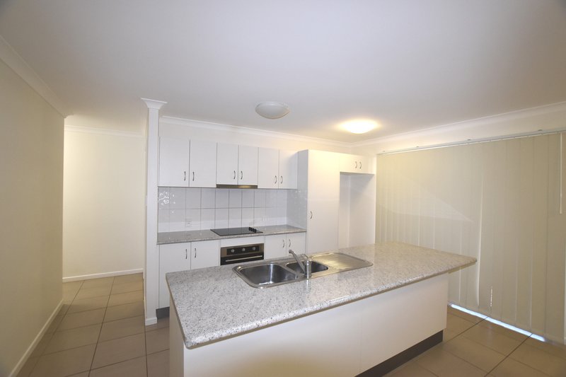 Photo - 10 Windjana Court, New Auckland QLD 4680 - Image 9