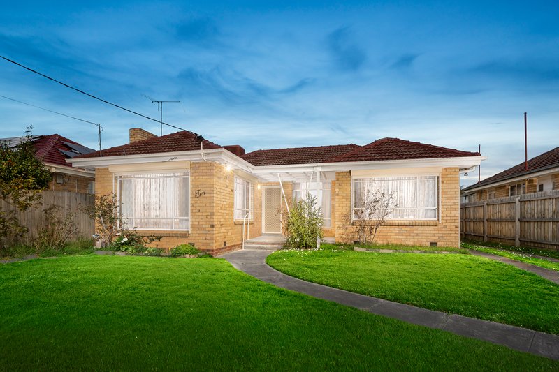 Photo - 10 Wingrove Street, Forest Hill VIC 3131 - Image 2