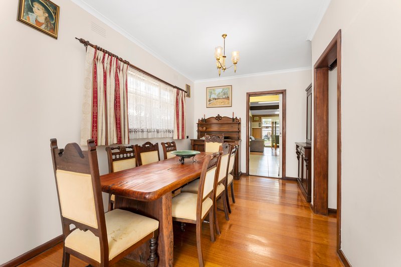 Photo - 10 Wingrove Street, Forest Hill VIC 3131 - Image 6