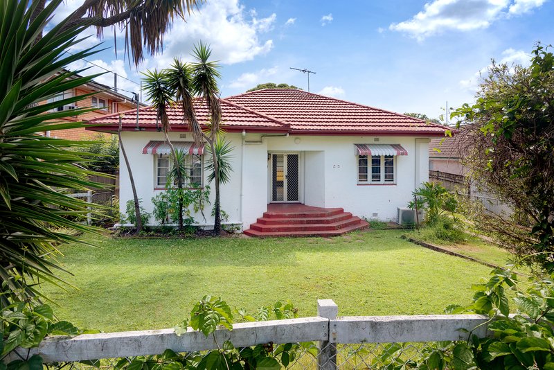 10 Winifred Street, Clayfield QLD 4011