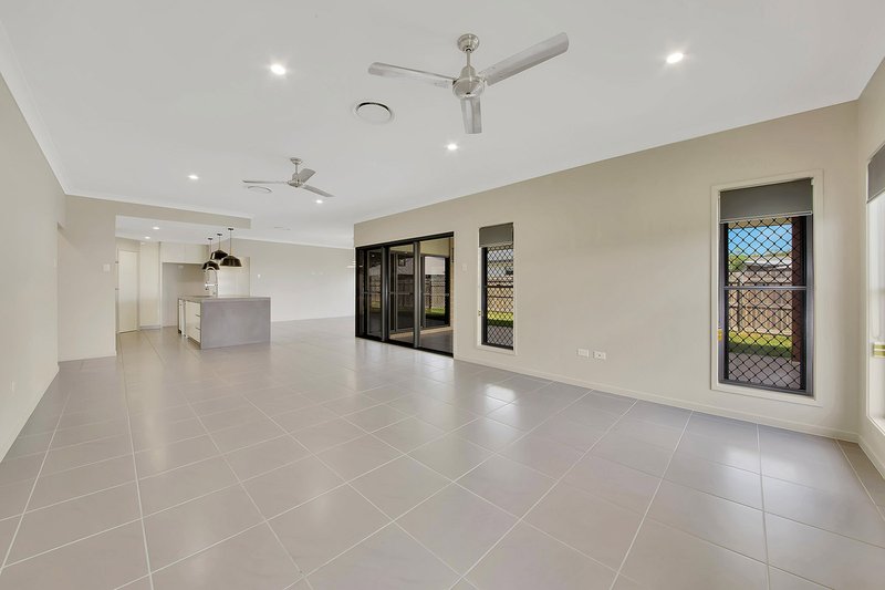 Photo - 10 Winpara Drive, Kirkwood QLD 4680 - Image 11